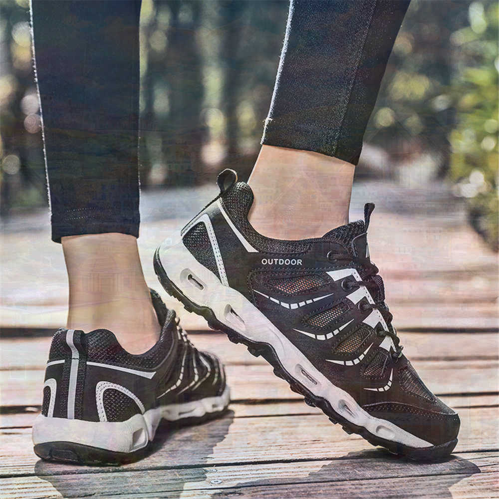 Sumer Round Tip Silver Sneaker - đánh giá và giá Badminton Center