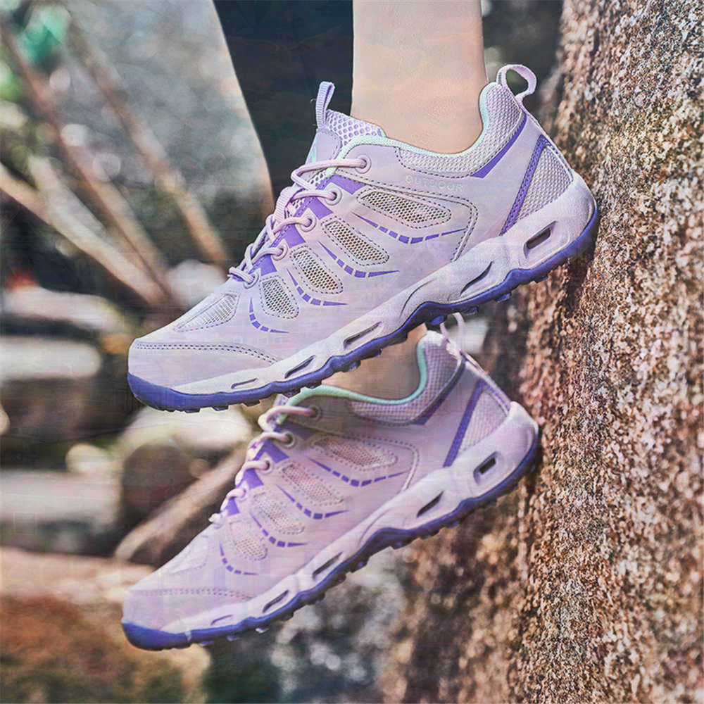 Sumer Round Tip Silver Sneaker - đánh giá và giá Badminton Center